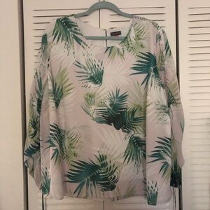 Vince Camuto Green palm Leaf Pattern Blouse